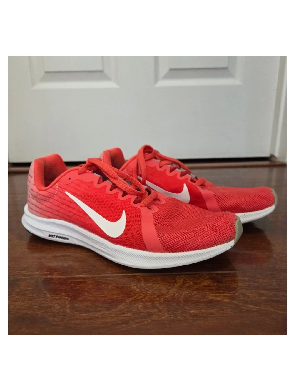 Nike Downshifter 8 Red Running Training Shoes Womens 7.5 LIghtweight Workout